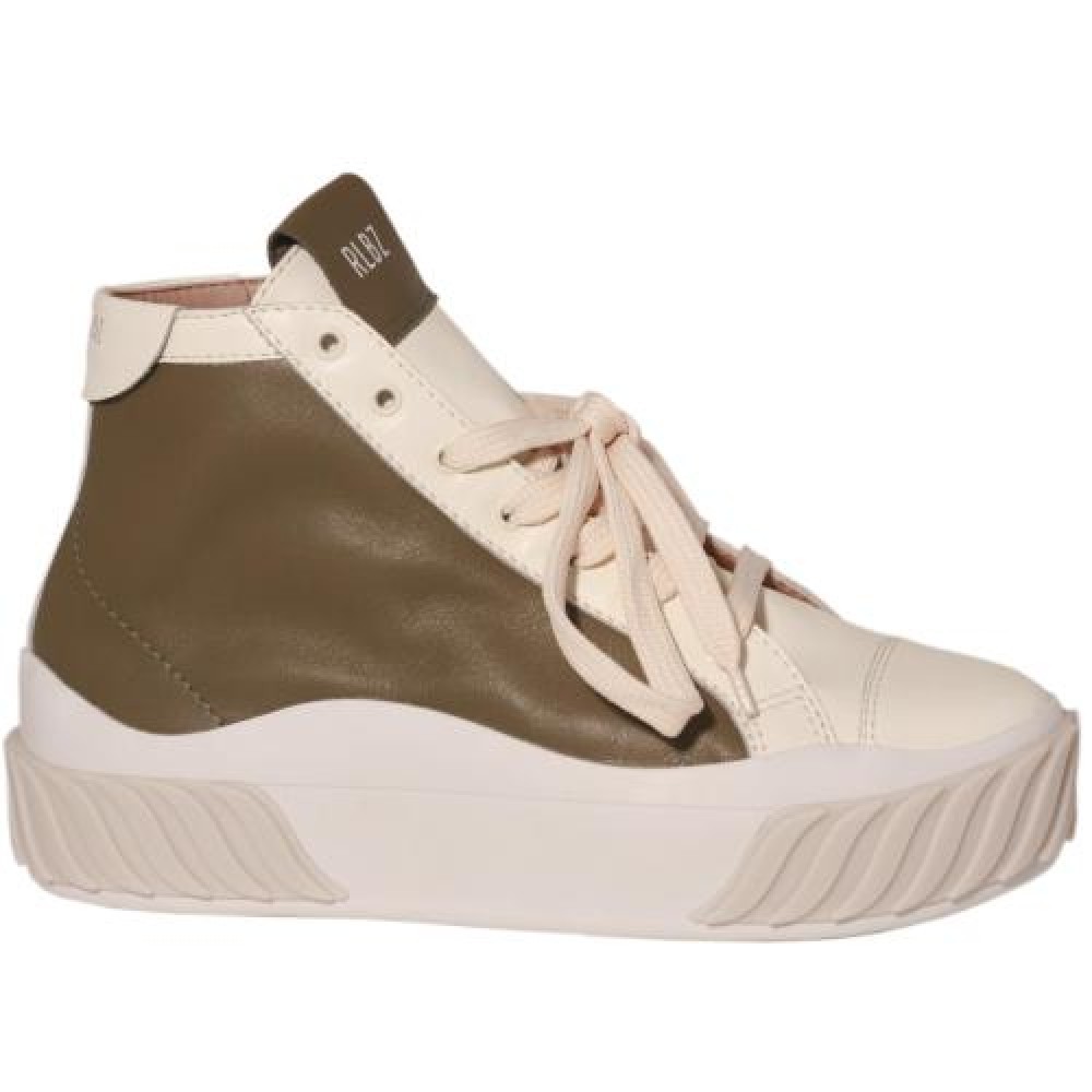 943.21112094 TENIS FEM.COURO SOLA BORRACHA 